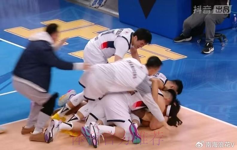 坑了！场上骂骂咧咧，搞乱北京队节奏，付政浩：换作客场早罚出去了